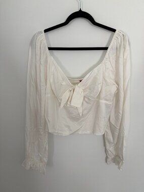 NWT Guess Milkmaid Style Cropped Top with front tie sz XL